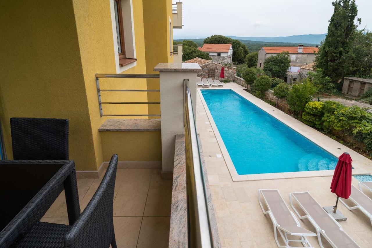 Apartments Salatic Крк Екстер'єр фото