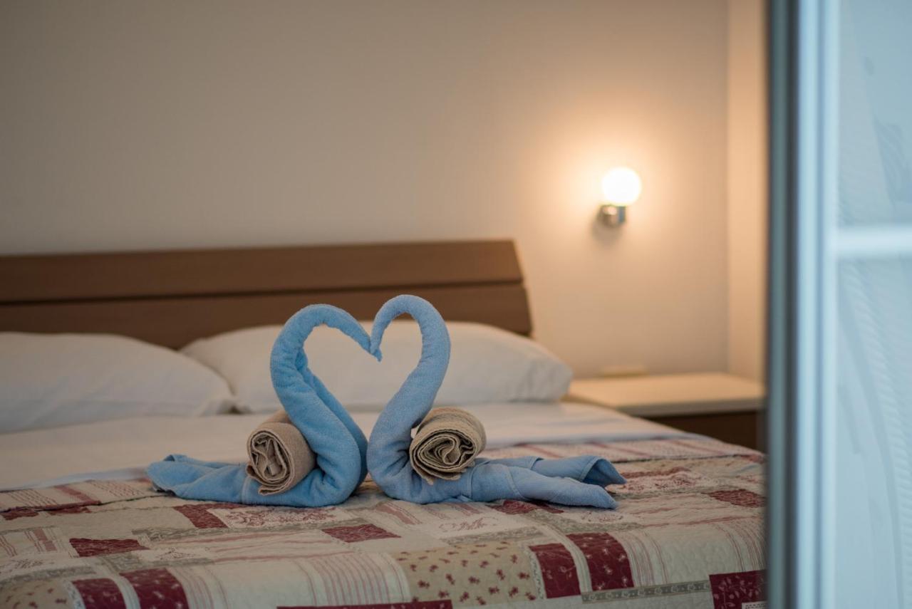 Apartments Salatic Крк Екстер'єр фото