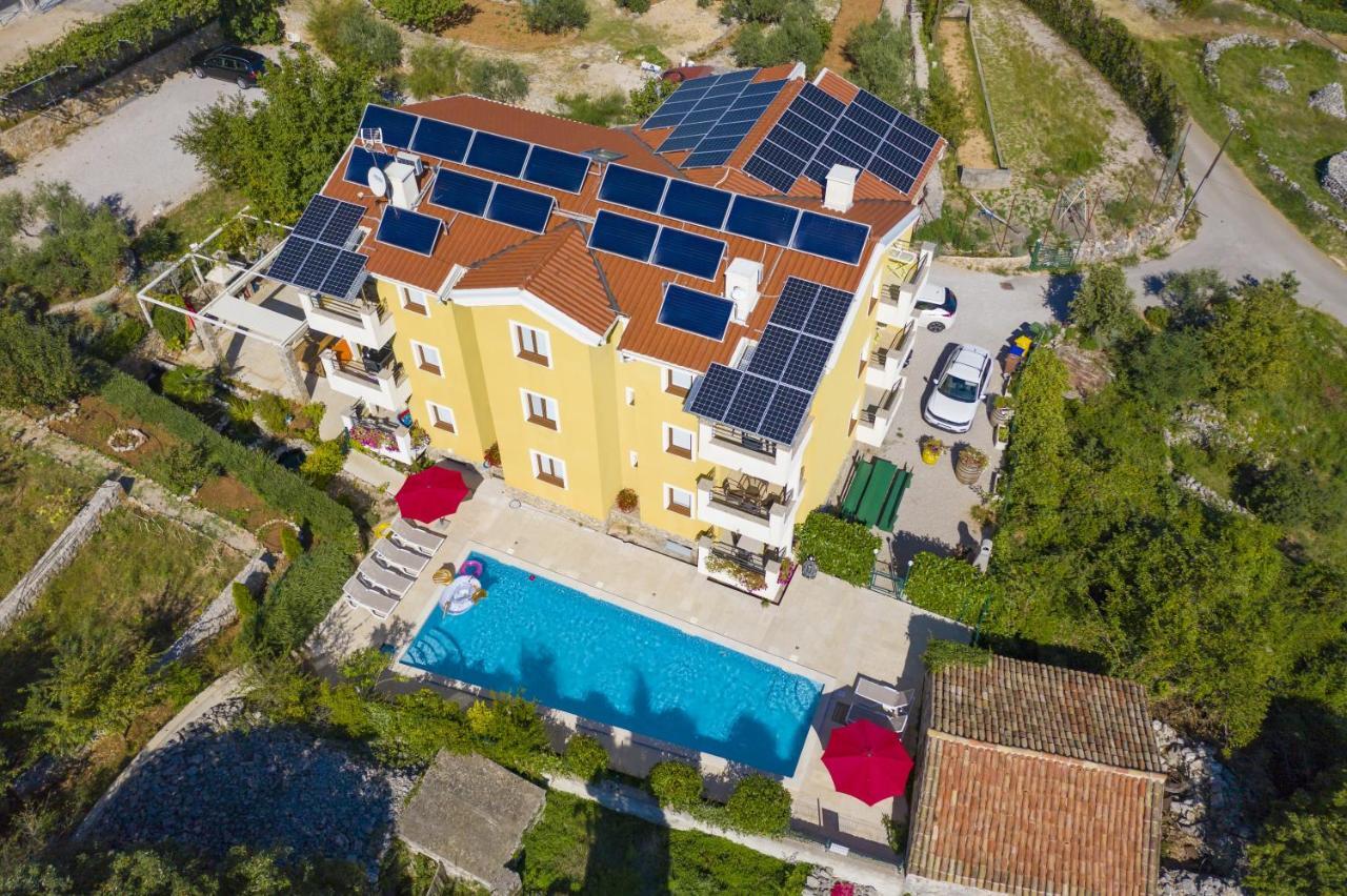 Apartments Salatic Крк Екстер'єр фото